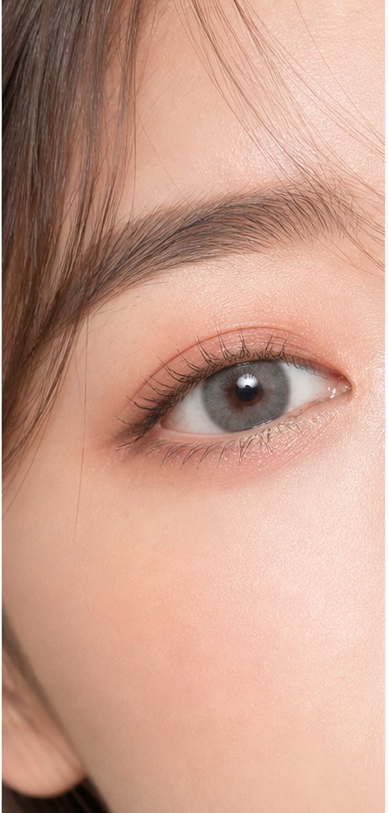 Soft enlarging grey lens look
