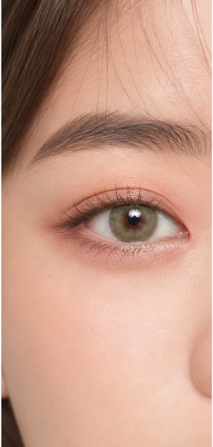 Statement green colored lens look